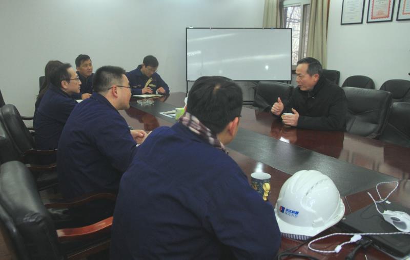 2月13日，農歷大年初九，集團公司黨委書記、總經理虞岳明一行來到申達，親切慰問申達公司全體干部職工，向大家拜年，并致以新春美好的祝福！.jpg